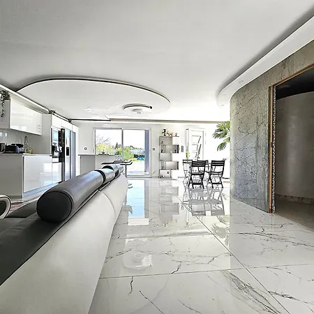 Sapiac: Modern Italian-inspired Retreat With Private Pool * Montauban