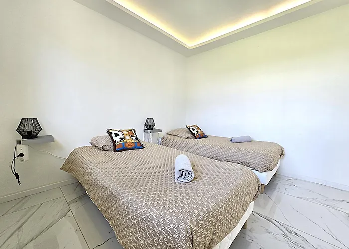 Maison Sapiac - 4pers - 2 - 3 Lits - Clim Réversible - Terrasse Ombragée Et Grand Jardin - Piscine Saison Estivale * Montauban