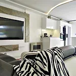 Ferienhaus Maison Sapiac - 4pers - 2 - 3 Lits - Clim Reversible - Terrasse Ombragee Et Grand Jardin - Piscine Saison Estivale