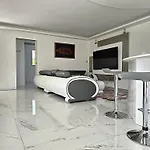 Maison Sapiac - 4pers - 2 - 3 Lits - Clim Reversible - Terrasse Ombragee Et Grand Jardin - Piscine Saison Estivale Ferienhaus *