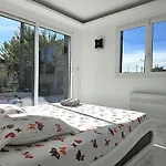 Ferienhaus Maison Sapiac - 4pers - 2 - 3 Lits - Clim Reversible - Terrasse Ombragee Et Grand Jardin - Piscine Saison Estivale Montauban