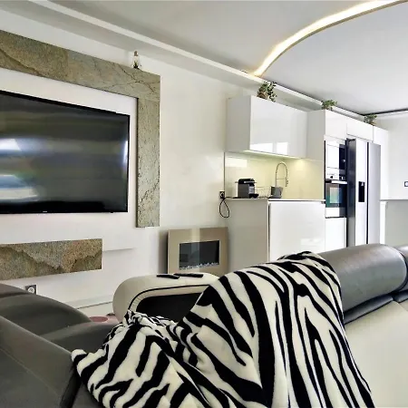 Дом отдыха Maison Sapiac - 4pers - 2 - 3 Lits - Clim Reversible - Terrasse Ombragee Et Grand Jardin - Piscine Saison Estivale