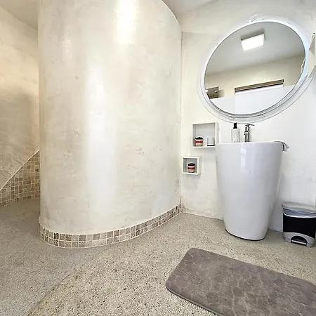 Hébergement de vacances Maison Sapiac - 4pers - 2 - 3 Lits - Clim Reversible - Terrasse Ombragee Et Grand Jardin - Piscine Saison Estivale *
