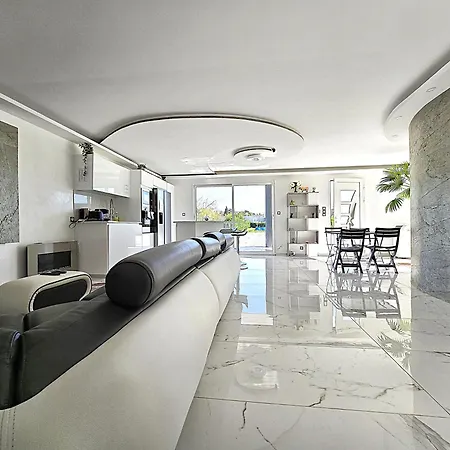 Maison Sapiac - 4pers - 2 - 3 Lits - Clim Reversible - Terrasse Ombragee Et Grand Jardin - Piscine Saison Estivale Дом отдыха