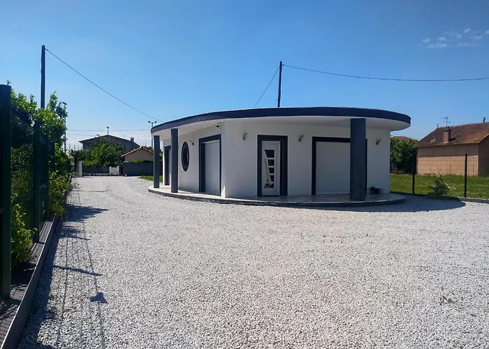 Maison Sapiac - 4pers - 2 - 3 Lits - Clim Reversible - Terrasse Ombragee Et Grand Jardin - Piscine Saison Estivale Дом отдыха