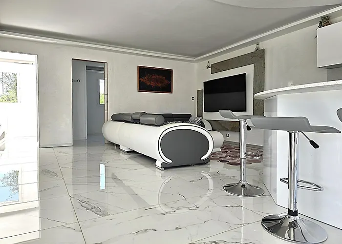 Maison Sapiac - 4pers - 2 - 3 Lits - Clim Reversible - Terrasse Ombragee Et Grand Jardin - Piscine Saison Estivale Дом отдыха *