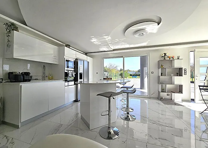 Maison Sapiac - 4pers - 2 - 3 Lits - Clim Reversible - Terrasse Ombragee Et Grand Jardin - Piscine Saison Estivale Дом отдыха